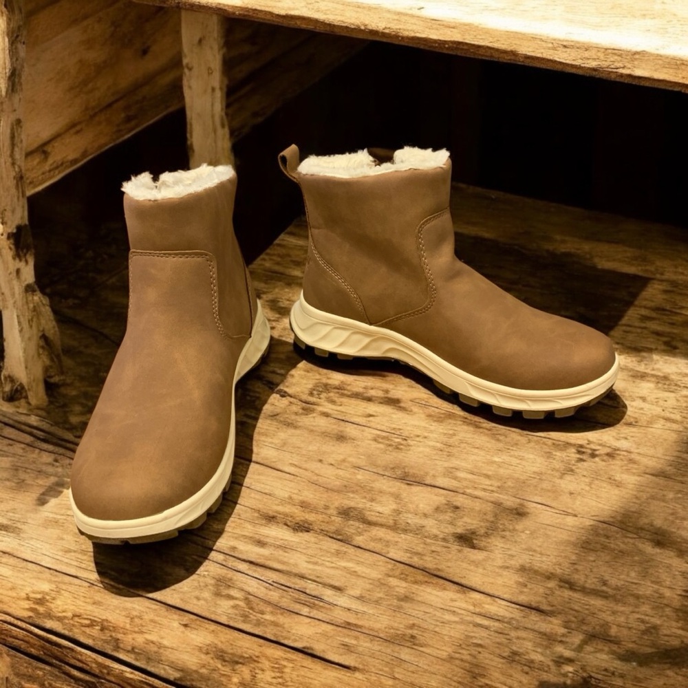 Khombu ankle boots